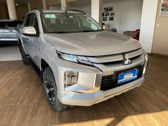 MITSUBISHI L200 TRITON 2.4 16V TURBO DIESEL SPORT HPE CD 4P 4X4 AUTOMÁTICO
